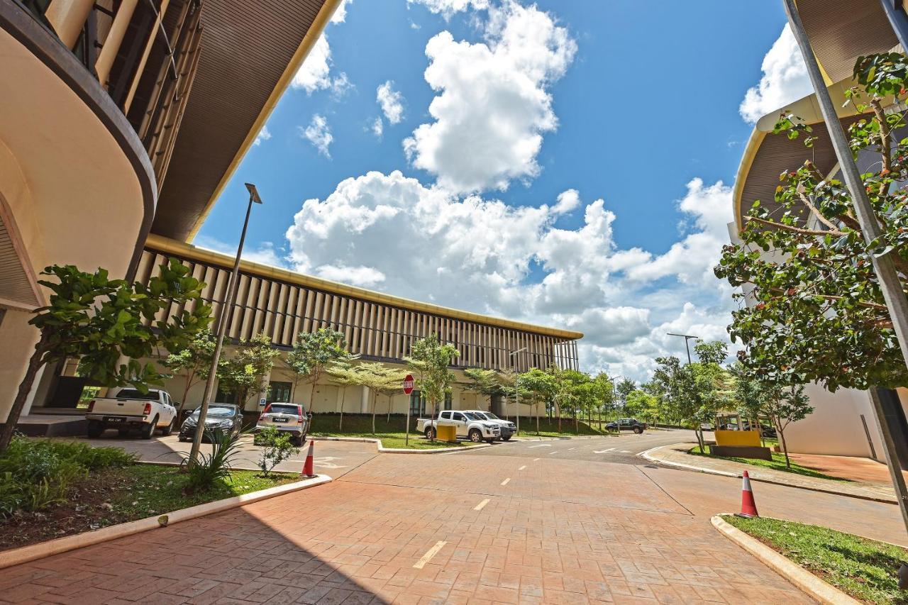 Capital O 90614 Cvia Ummul Hotel Padang Besar Εξωτερικό φωτογραφία