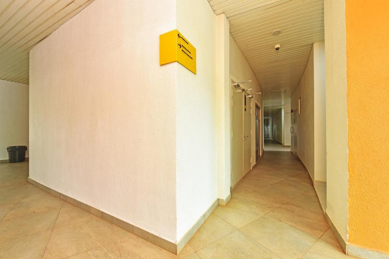 Capital O 90614 Cvia Ummul Hotel Padang Besar Εξωτερικό φωτογραφία