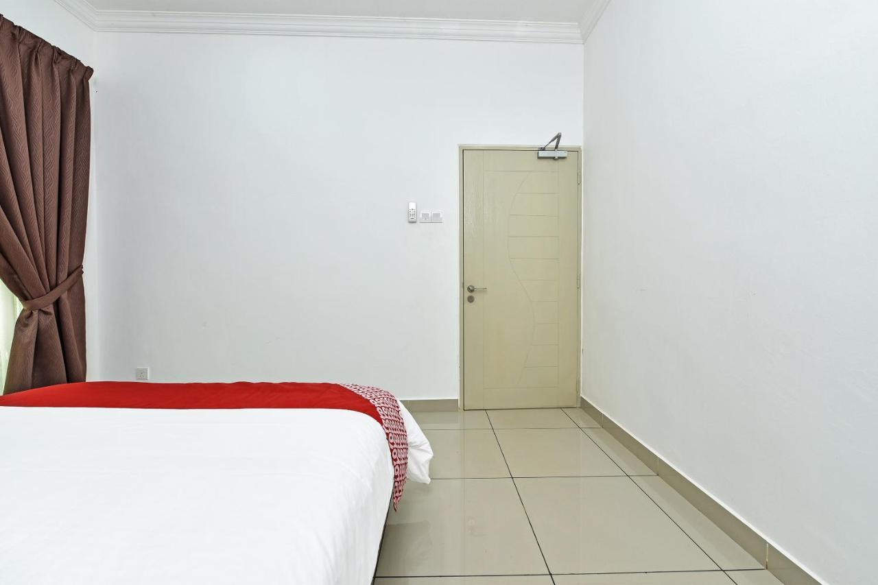Capital O 90614 Cvia Ummul Hotel Padang Besar Εξωτερικό φωτογραφία