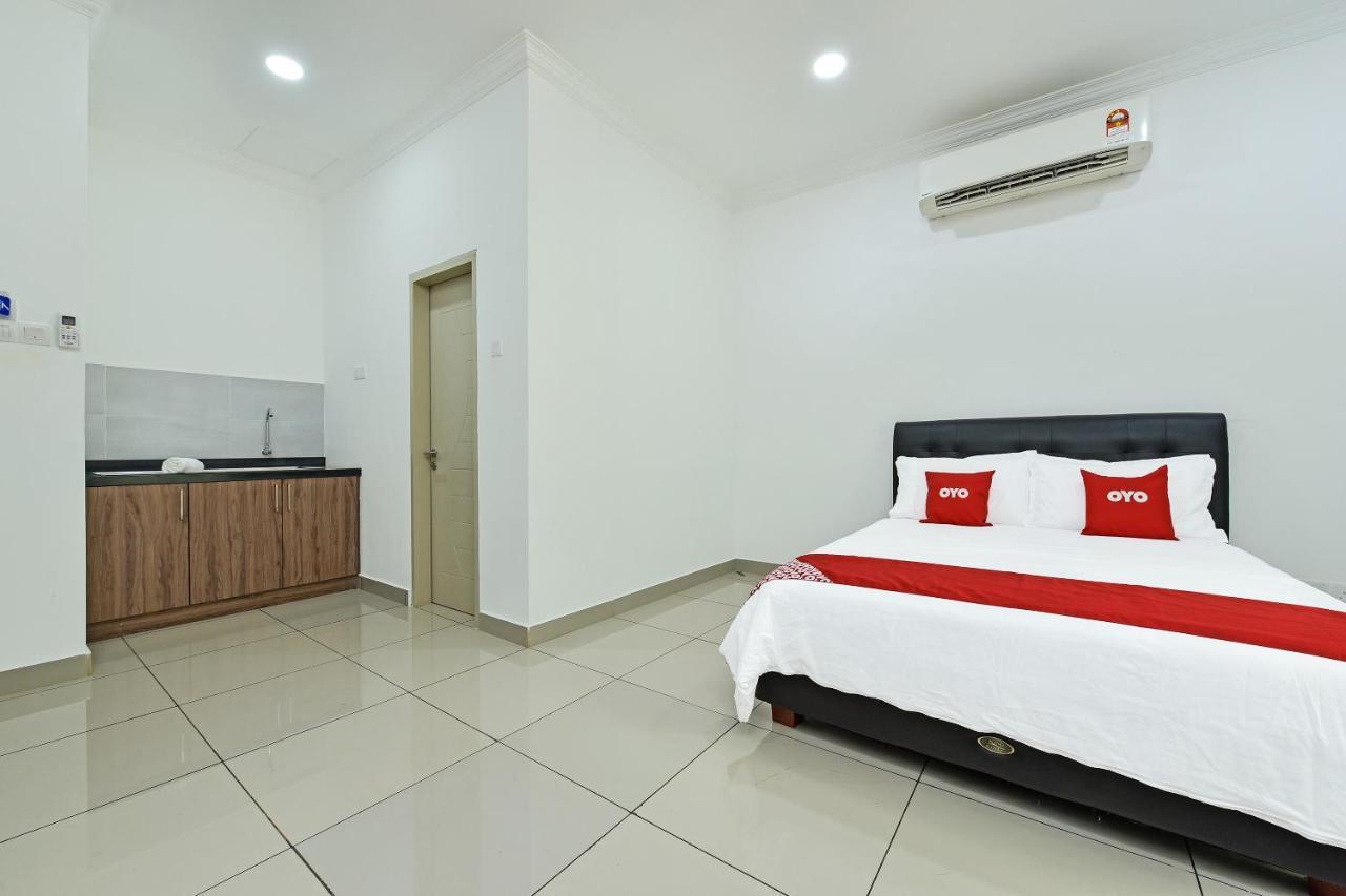 Capital O 90614 Cvia Ummul Hotel Padang Besar Εξωτερικό φωτογραφία