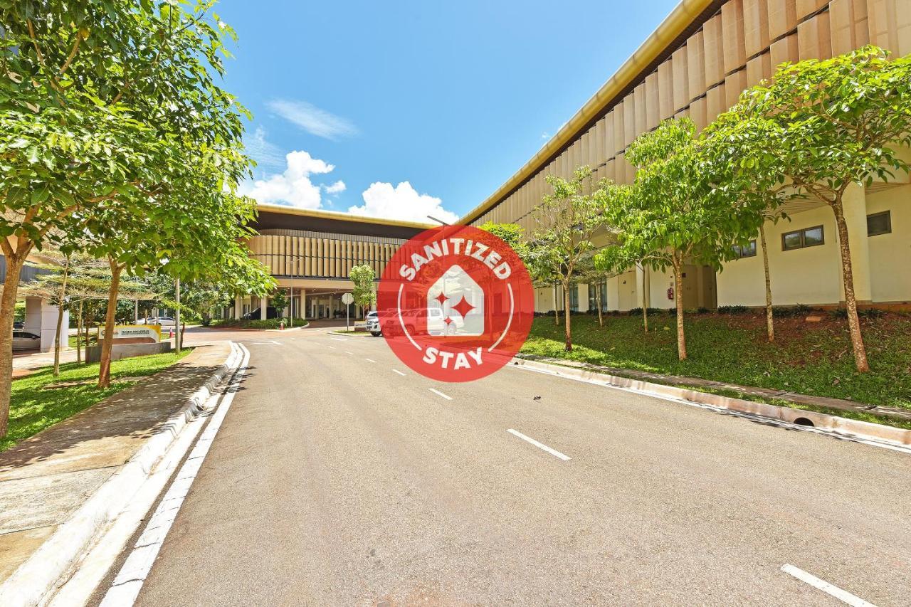 Capital O 90614 Cvia Ummul Hotel Padang Besar Εξωτερικό φωτογραφία