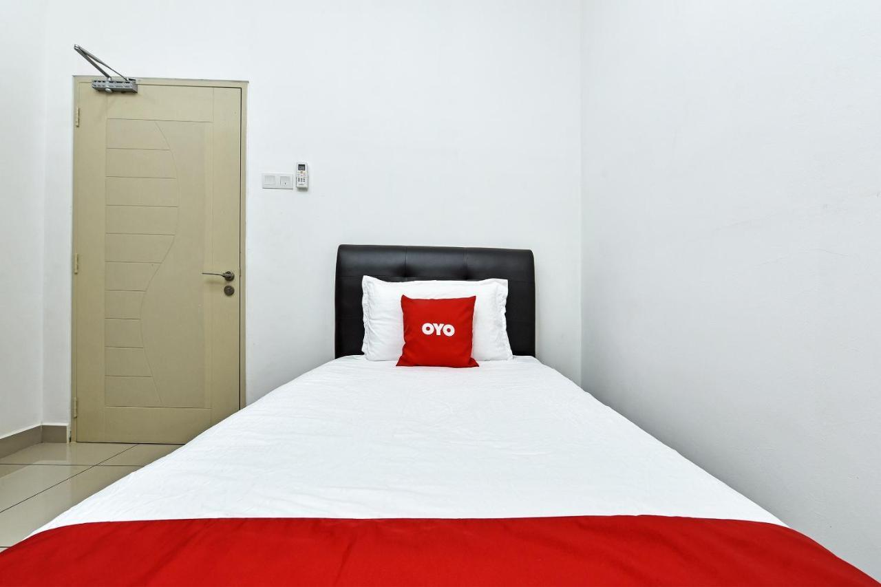 Capital O 90614 Cvia Ummul Hotel Padang Besar Εξωτερικό φωτογραφία